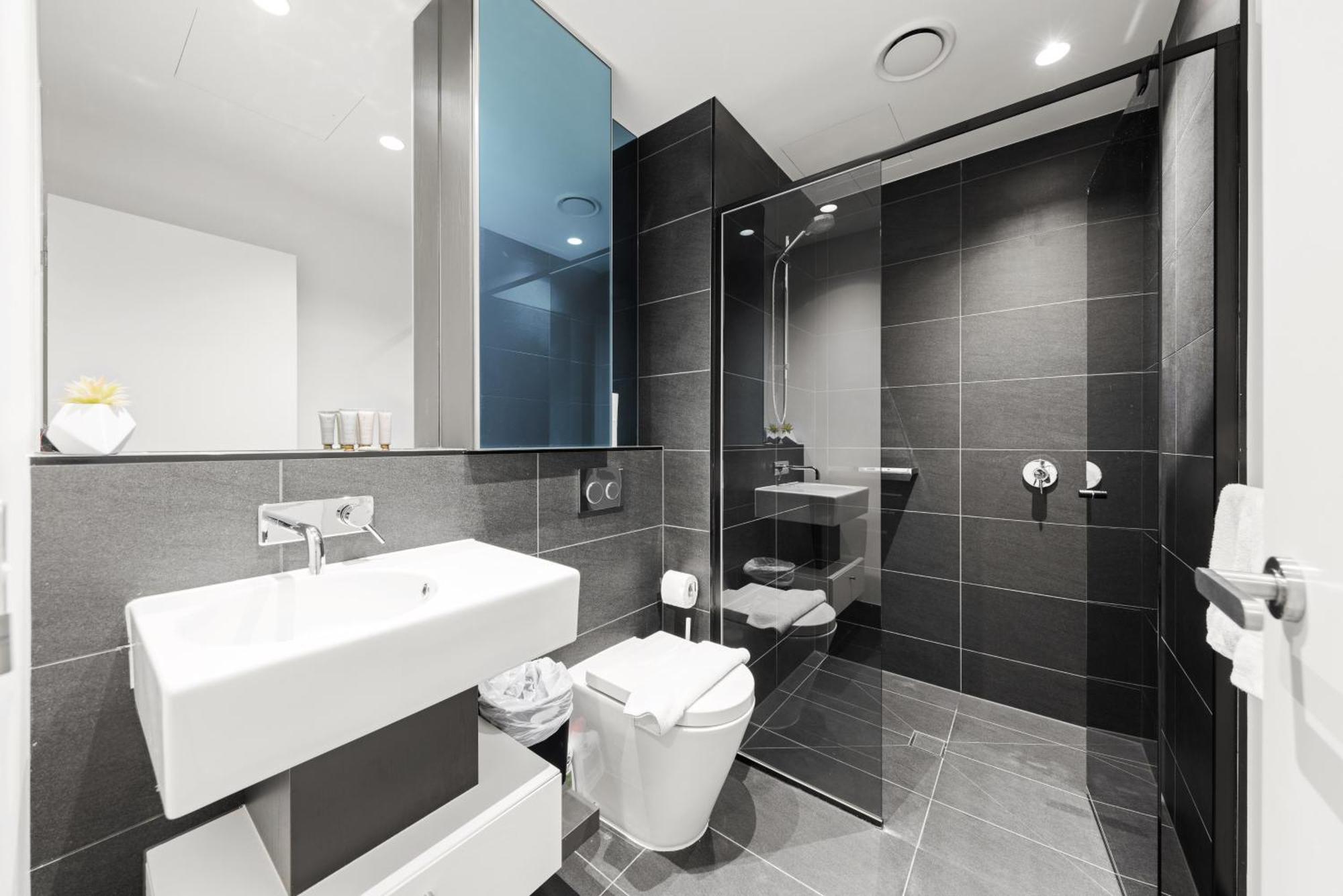 Apartment 2 Bedroom With Parking Melbourne
