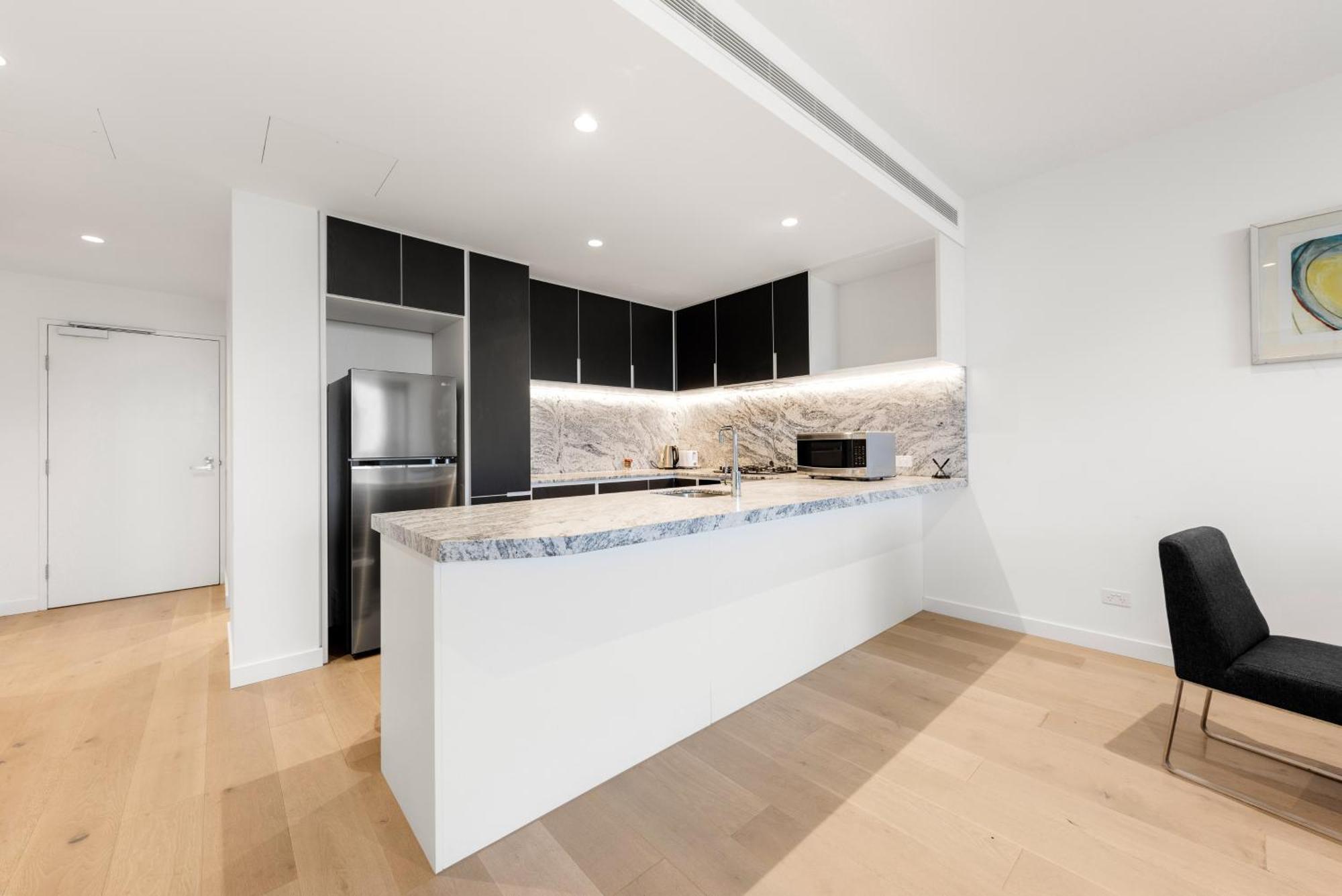 Apartment 2 Bedroom With Parking
