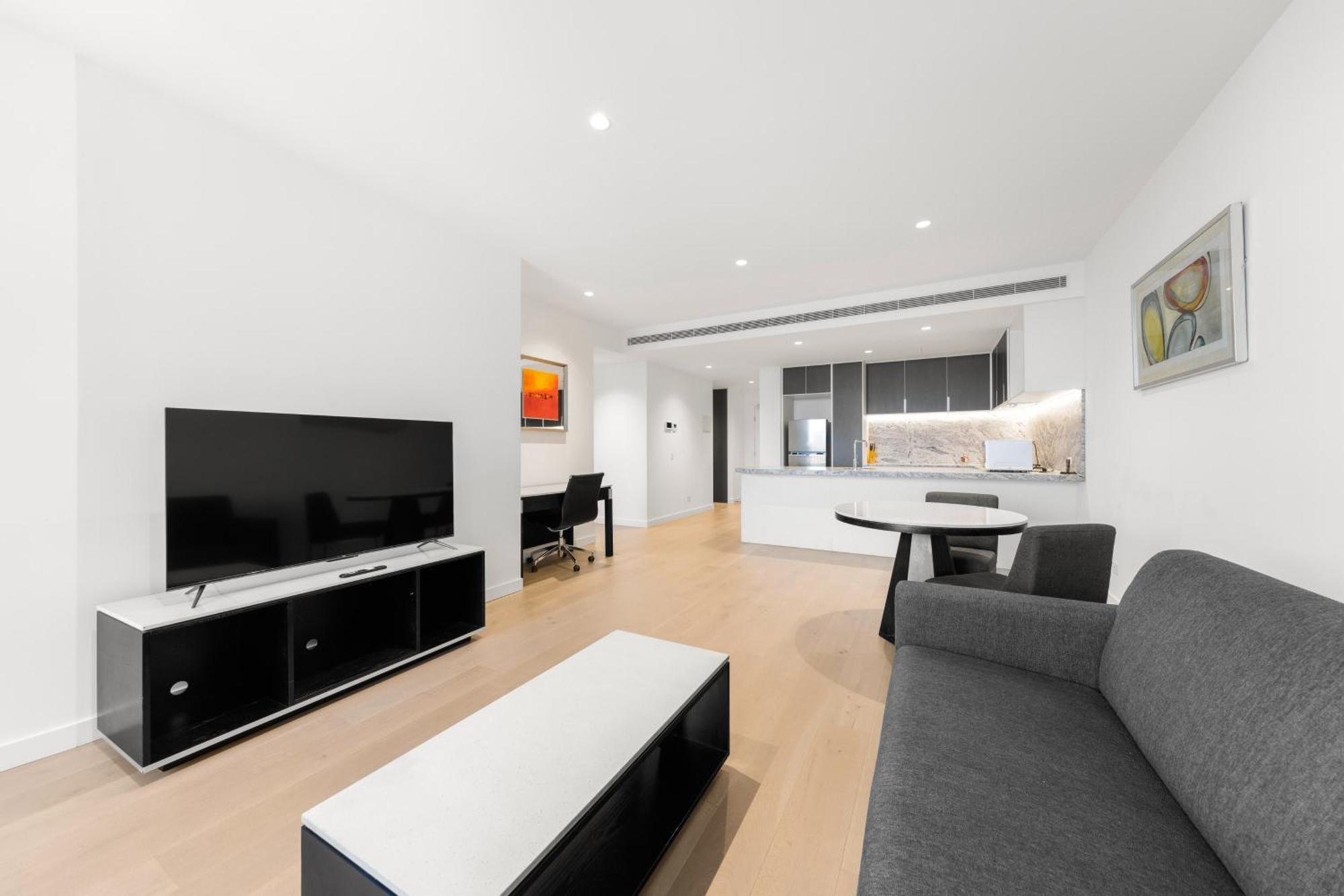 Apartment 2 Bedroom With Parking Melbourne